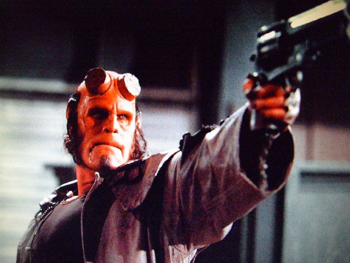 Hellboy, la trasformazione di Ron Perlman tra trucco estremo e workout