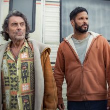American Gods: Ricky Whittle e Ian McShane nella terza stagione