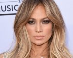 Jennifer Lopez mostra il suo lato B su Instagram, ecco la foto