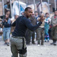 Outside the Wire: Anthony Mackie in una scena del film