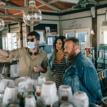 I delitti del BarLume 8, Roan Johnson in una foto sul set con Enrica Guidi e Stefano Fresi