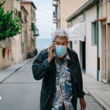 I delitti del BarLume 8, Alessandro Benvenuti in una scena