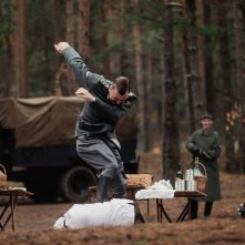 Lezioni di Persiano: Lars Eidinger in una scena violenta