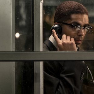 One Night in Miami: Kingsley Ben-Adirin in una cabina telefonica