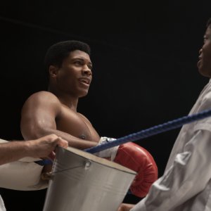 One Night in Miami: Eli Goree sul ring in una sequenza del film