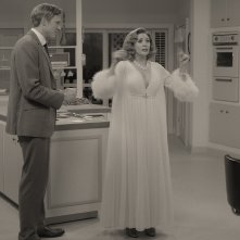 WandaVision: Paul Bettany ed Elizabeth Olsen in una scena in bianco e nero della serie Marvel