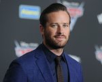 Armie Hammer, un ex poliziotto 'cannibale' commenta le accuse all'attore