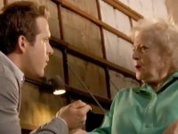 Betty White compie 99 anni e Ryan Reynolds festeggia il suo compleanno con un esilarante video
