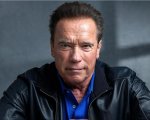 Arnold Schwarzenegger ha ricevuto il vaccino e invita i fan: 'Fate come me se volete vivere' (VIDEO)