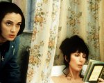 Sirene: stasera su Rai Movie il film con Cher e Winona Ryder