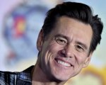 Jim Carrey saluta l'ex first lady Melania Trump con l'augurio di un buon divorzio