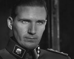 Schindler's List: Ralph Fiennes sconvolse una sopravvissuta all'Olocausto