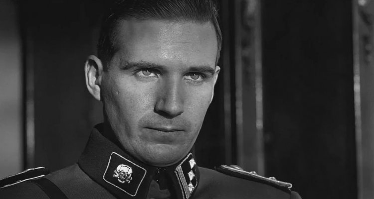 Ralph Fiennes La Liste De Schindler Schindler's List: Ralph Fiennes sconvolse una sopravvissuta all