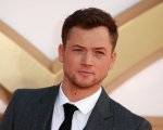 Taron Egerton protagonista della serie In With The Devil