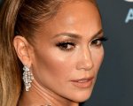 Jennifer Lopez star di The Mother, film Netflix diretto da Niki Caro