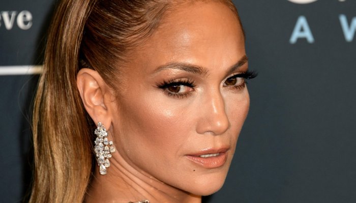 Jennifer Lopez star di The Mother, film Netflix diretto da Niki Caro
