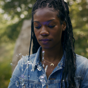 Fate: The Winx Saga, Precious Mustapha in una scena della serie Netflix