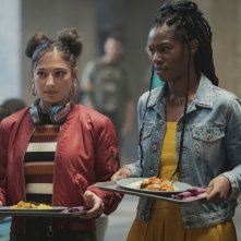 Fate: The Winx Saga, Elisha Applebaum e Precious Mustapha in una scena della serie Netflix