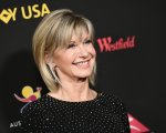 Grease: Olivia Newton-John risponde alle accuse di sessismo: 'Dobbiamo rilassarci un po''