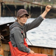 Coda: Emilia Jones in barca