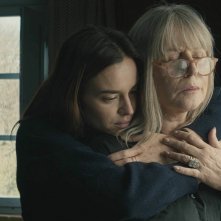 Dolce fine giornata: Krystyna Janda, Kasia Smutniak in un'immagine