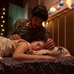 Città invisibile: Marco Pigossi in una scena della serie Netflix