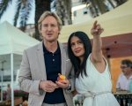 Bliss, la recensione: Salma Hayek e Owen Wilson come in Matrix su Amazon Prime Video