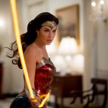 Wonder Woman 1984: Gal Gadot usa il Lazo della Verità in una scena