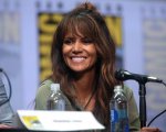 Halle Berry risponde alle critiche sulle sue relazioni amorose: 'Chi dice che volevo tenermi quegli uomini?'