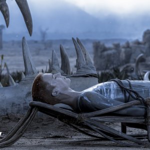 Raised by Wolves: Amanda Collin in una scena del settimo episodio