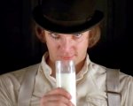 Arancia Meccanica: il capolavoro di Stanley Kubrick torna stasera su Italia 1