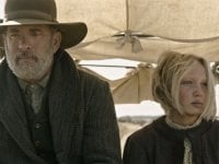 Notizie dal mondo, la recensione: Tom Hanks tra paternità e fake news nel vecchio west