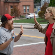 I care A Lot: Rosamund Pike durante una scena