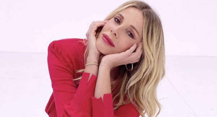 Alessia Marcuzzi quasi nuda su Instagram nella foto che fa impazzire i fan