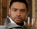 Regé-Jean Page, la star di Bridgerton conquista l'IMDb Breakout STARmeter Award