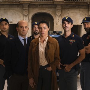 Le indagini di Lolita Lobosco: il cast della serie in una foto promozionale