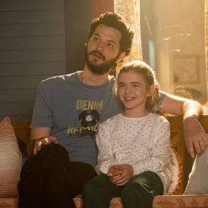 Flora & Ulisse: Matilda Lawler e Ben Schwartz in una scena