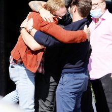 Beverly Hills 90210: l'abbraccio tra Jason Priestley, Ian Ziering e Brian Austin Green