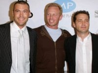 Beverly Hills, 90210: mini reunion con abbraccio per Jason Priestley, Ian Ziering e Brian Austin Green