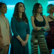 Addio al nubilato: Laura Chiatti, Antonia Liskova, Chiara Francini e Jun Ichikawa durante una scena