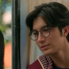 Geez & Ann: Junior Roberts in una scena