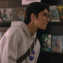 Geez & Ann: Junior Roberts, Hanggini in una sequenza