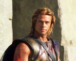 Troy, il bizzarro infortunio di Brad Pitt sul set: un omaggio al personaggio di Achille?