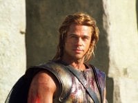 Troy, il bizzarro infortunio di Brad Pitt sul set: un omaggio al personaggio di Achille?