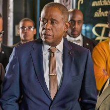 Godfather of Harlem: Giancarlo Esposito con Nigel Thatch e Forest Whitaker in una scena della serie