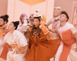 Music, la recensione: il discusso debutto alla regia della cantante Sia