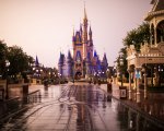 Magic Kingdom: Ronald D. Moore svilupperà nuove serie ispirate ai parchi tematici della Disney