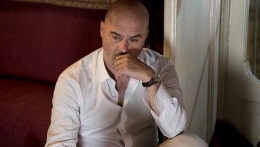 Il Commissario Montalbano Luca Zingaretti Medita