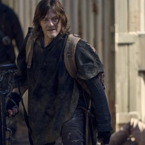 The Walking Dead 10: Norman Reedus in una immagine degli episodi bonus della stagione