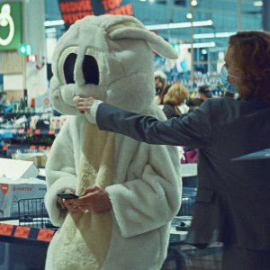 Bad Luck Banging Or Loony Porn: una sequenza